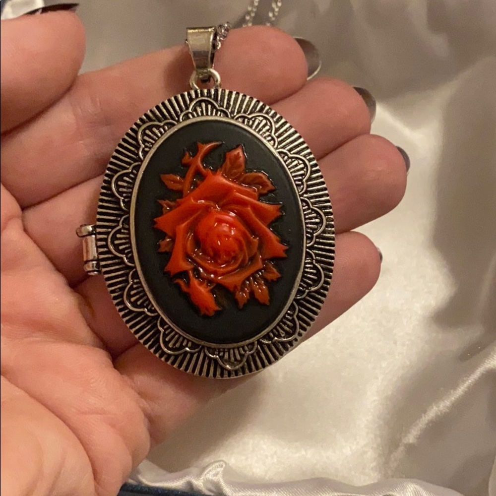 Cameo - Picture 5 of 5